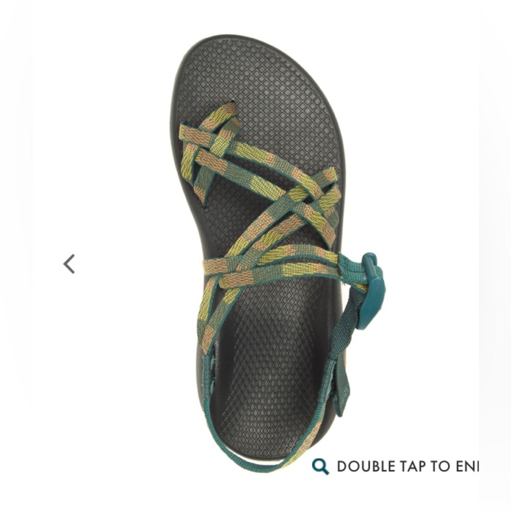 EUC Chaco Sandals - almost no wear 💚